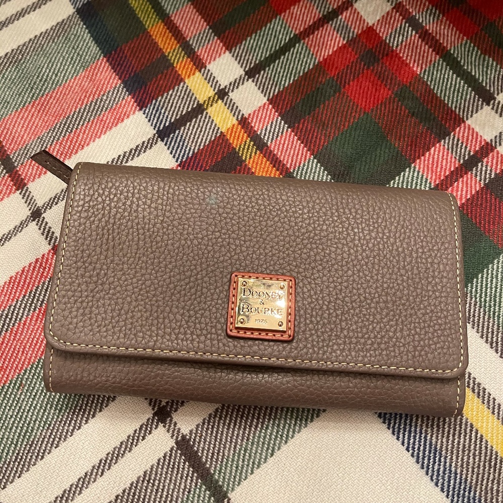 Dooney & Bourke wallet/Clutch  (Elephant)